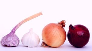 Onions and garlic are harmful to parasites in the body. 